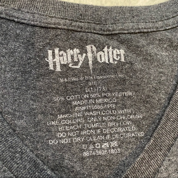 Harry Potter Hogwarts Shield V Neck T Shirt - Picture 5 of 9